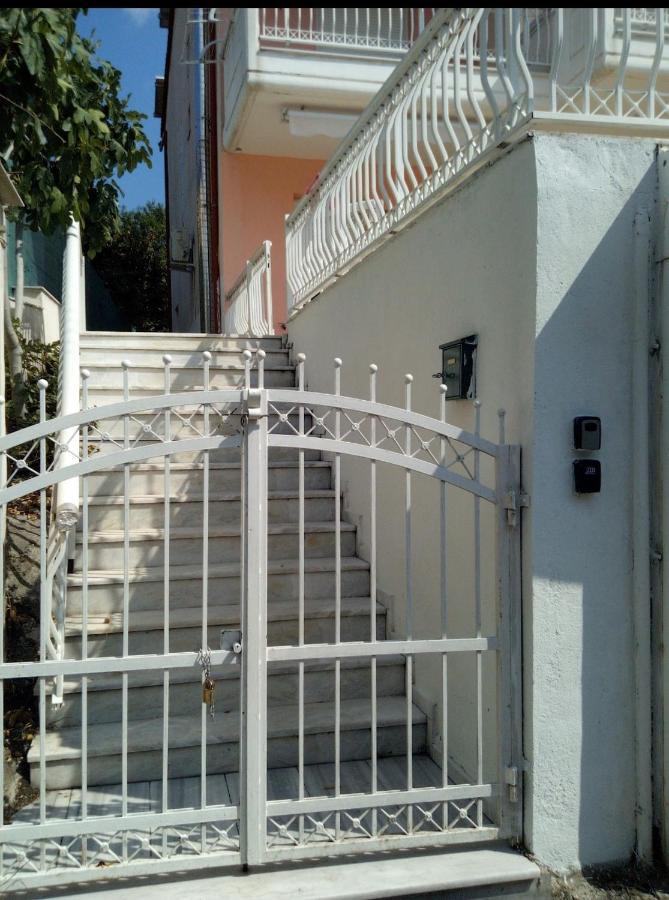 Chéz Vasŏ ** leisure maisonette** Kassandra Esterno foto